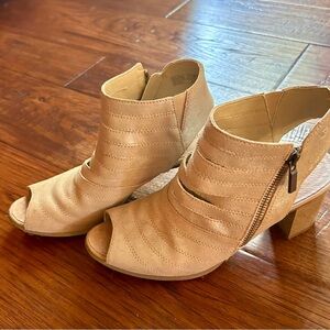 Josef Seibel Beige Gold-Tan Peep-Toe Block Heel Sandals